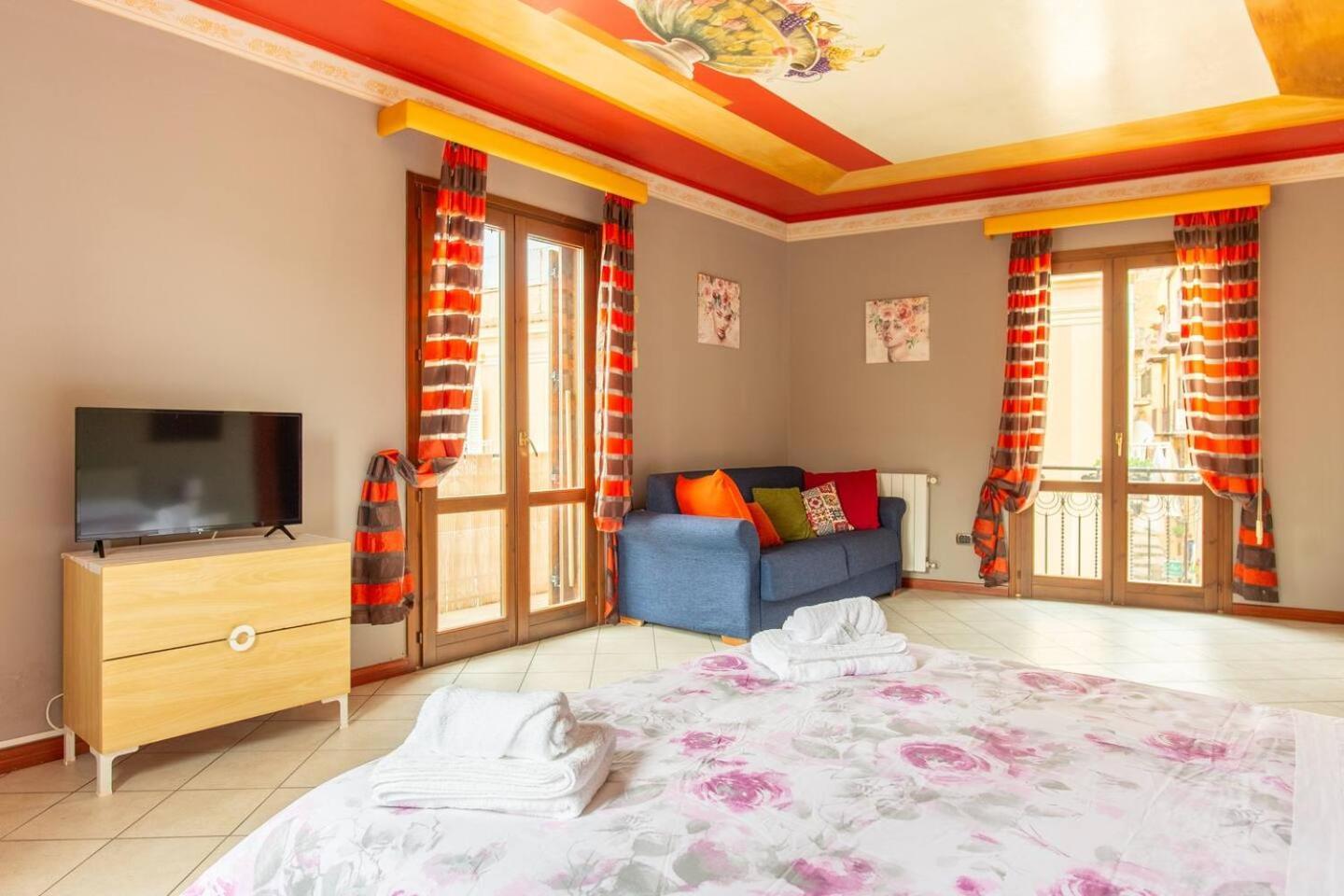 2 Apartments - Akragas Home 1 & 2 On Via Atenea City Center With View アグリジェント エクステリア 写真