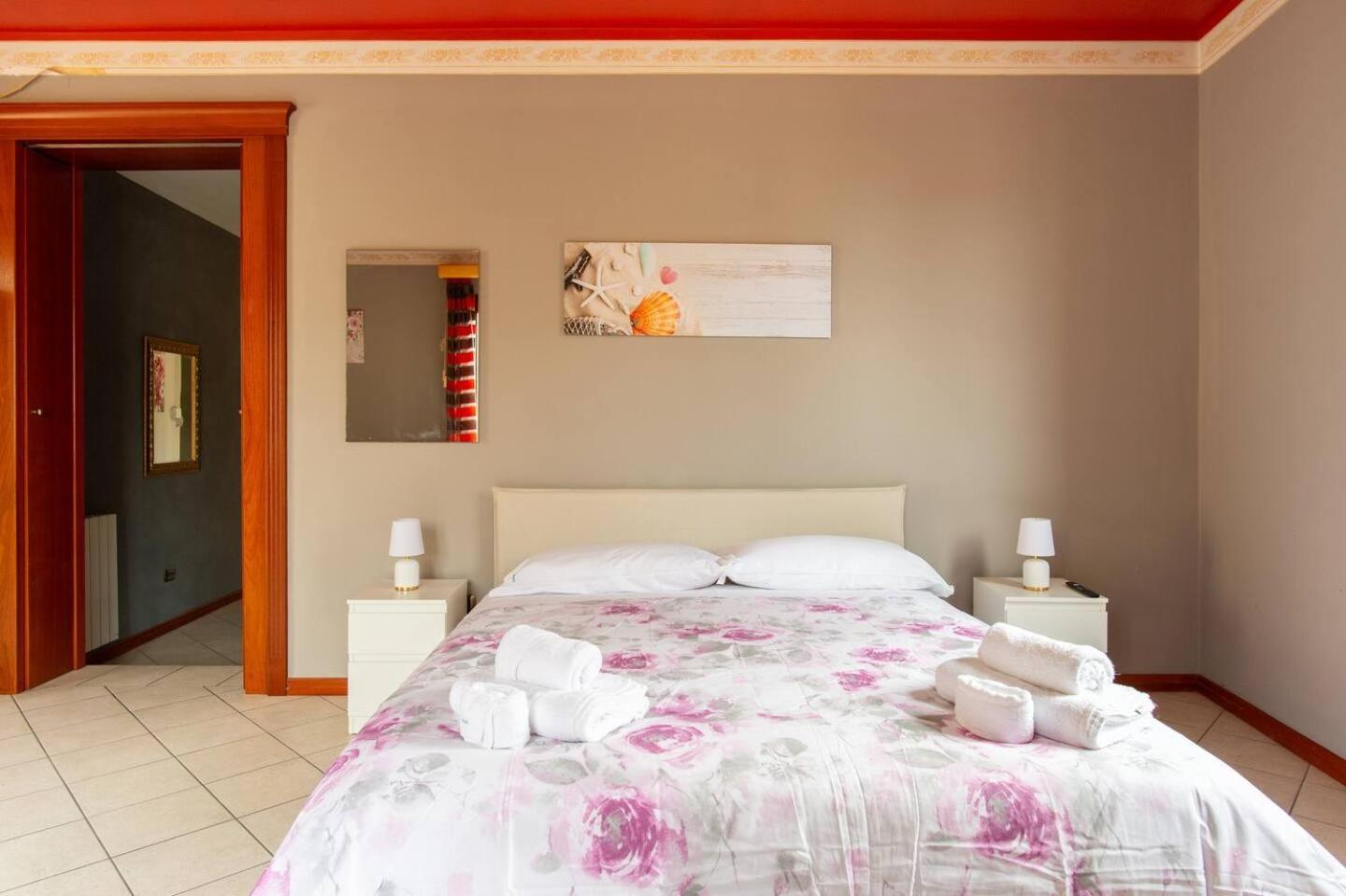 2 Apartments - Akragas Home 1 & 2 On Via Atenea City Center With View アグリジェント エクステリア 写真
