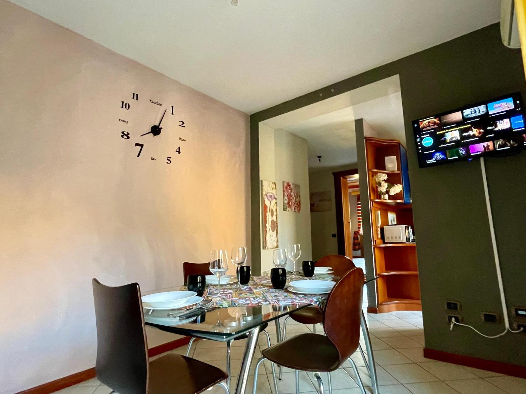 2 Apartments - Akragas Home 1 & 2 On Via Atenea City Center With View アグリジェント エクステリア 写真