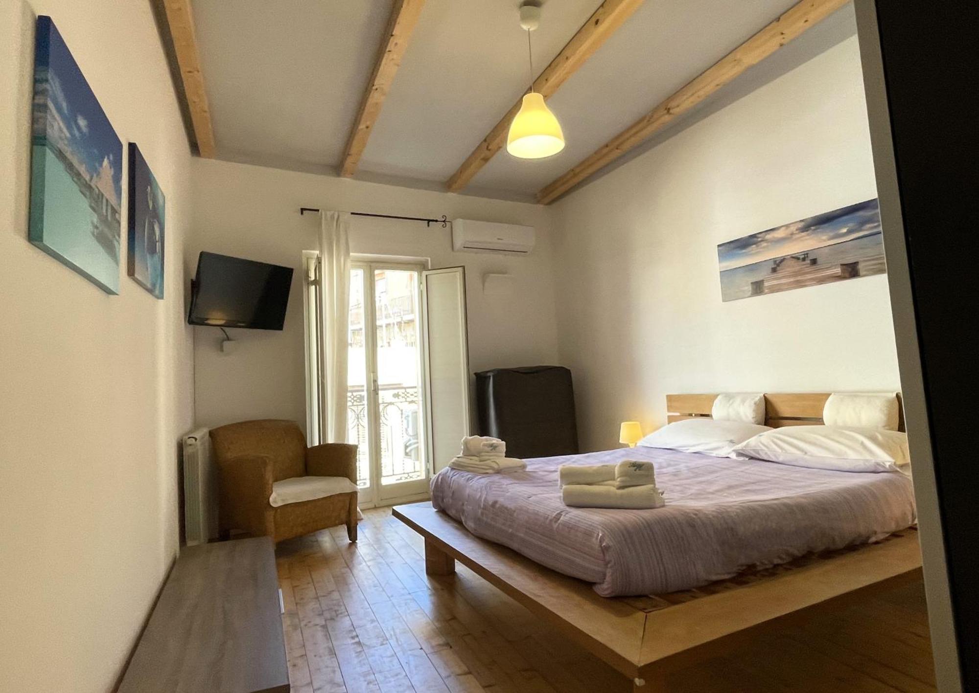 2 Apartments - Akragas Home 1 & 2 On Via Atenea City Center With View アグリジェント エクステリア 写真